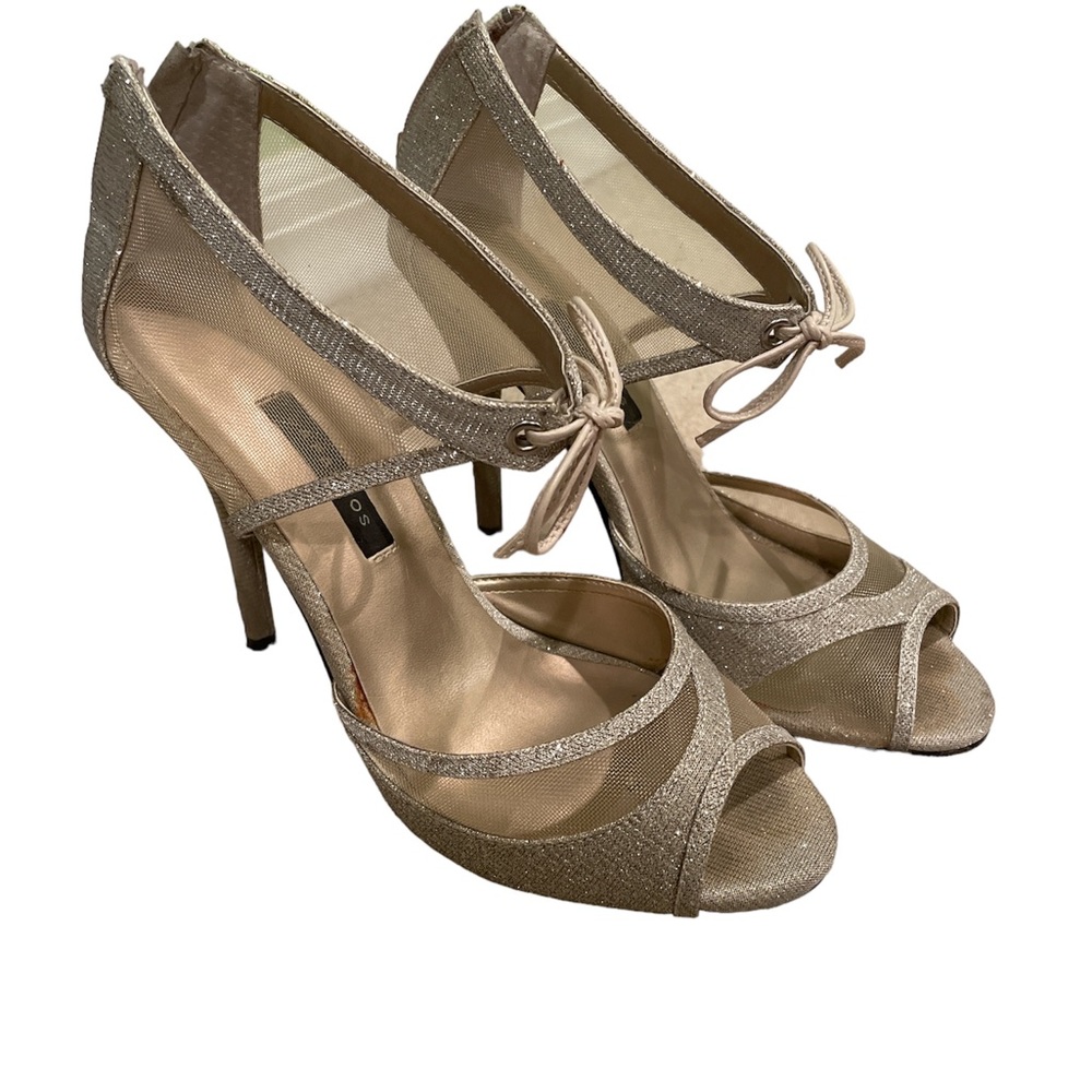 Champagne/nude glittery heel from caparros